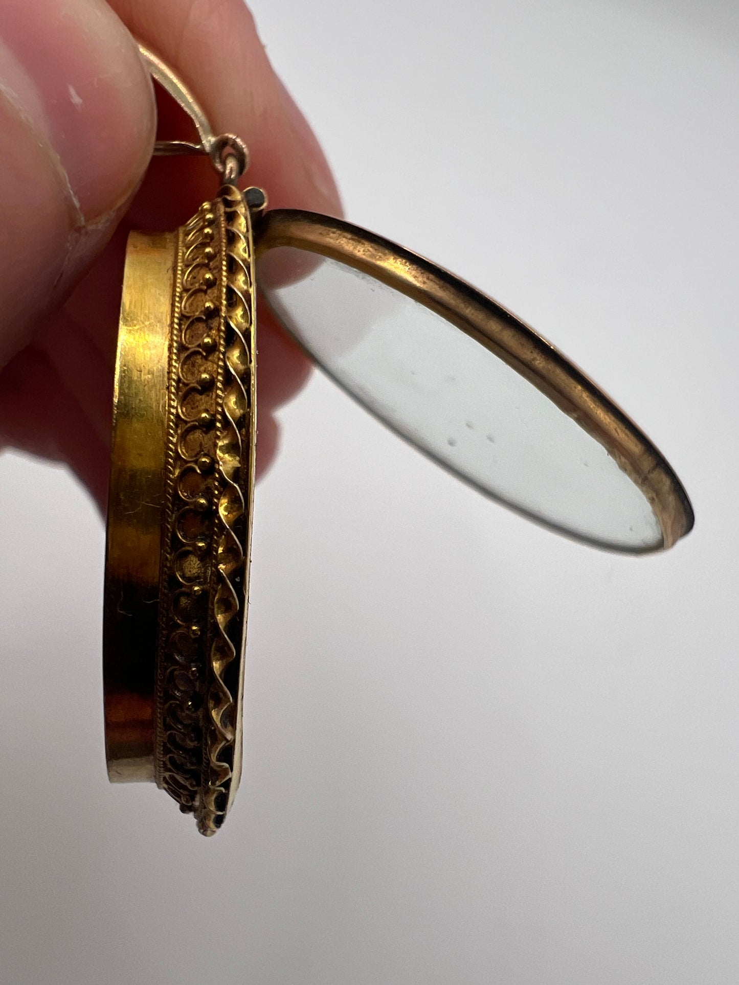 Pietra Dura Flower Locket Pendant in Exquisite Etruscan Gold Frame