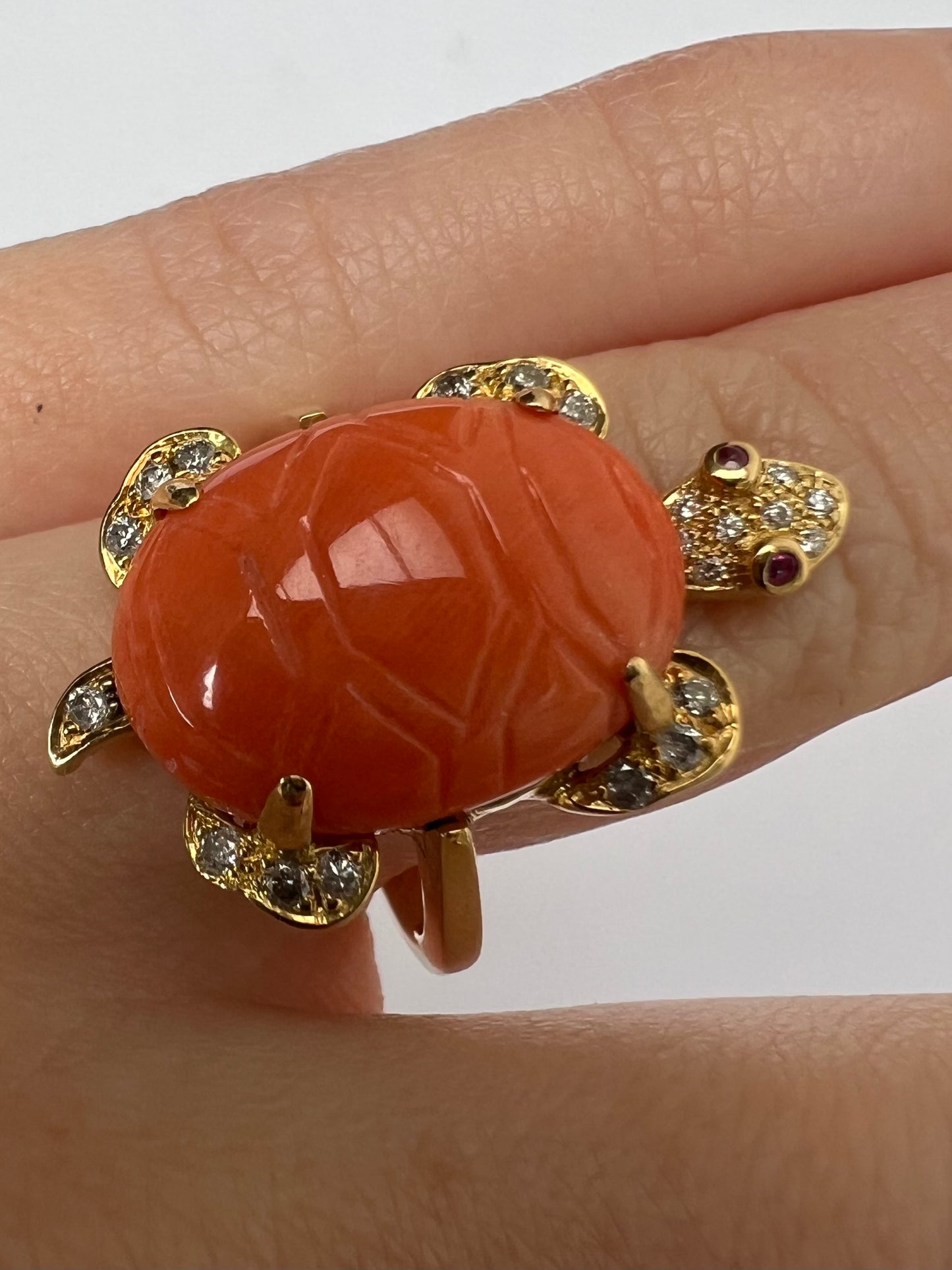 Turtle Ring in 18ct Gold, Diamond and Ruby Eyes