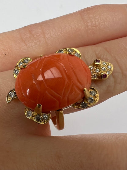 Turtle Ring in 18ct Gold, Diamond and Ruby Eyes