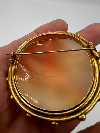Large 15ct Gold Antique Shell Cameo Brooch
