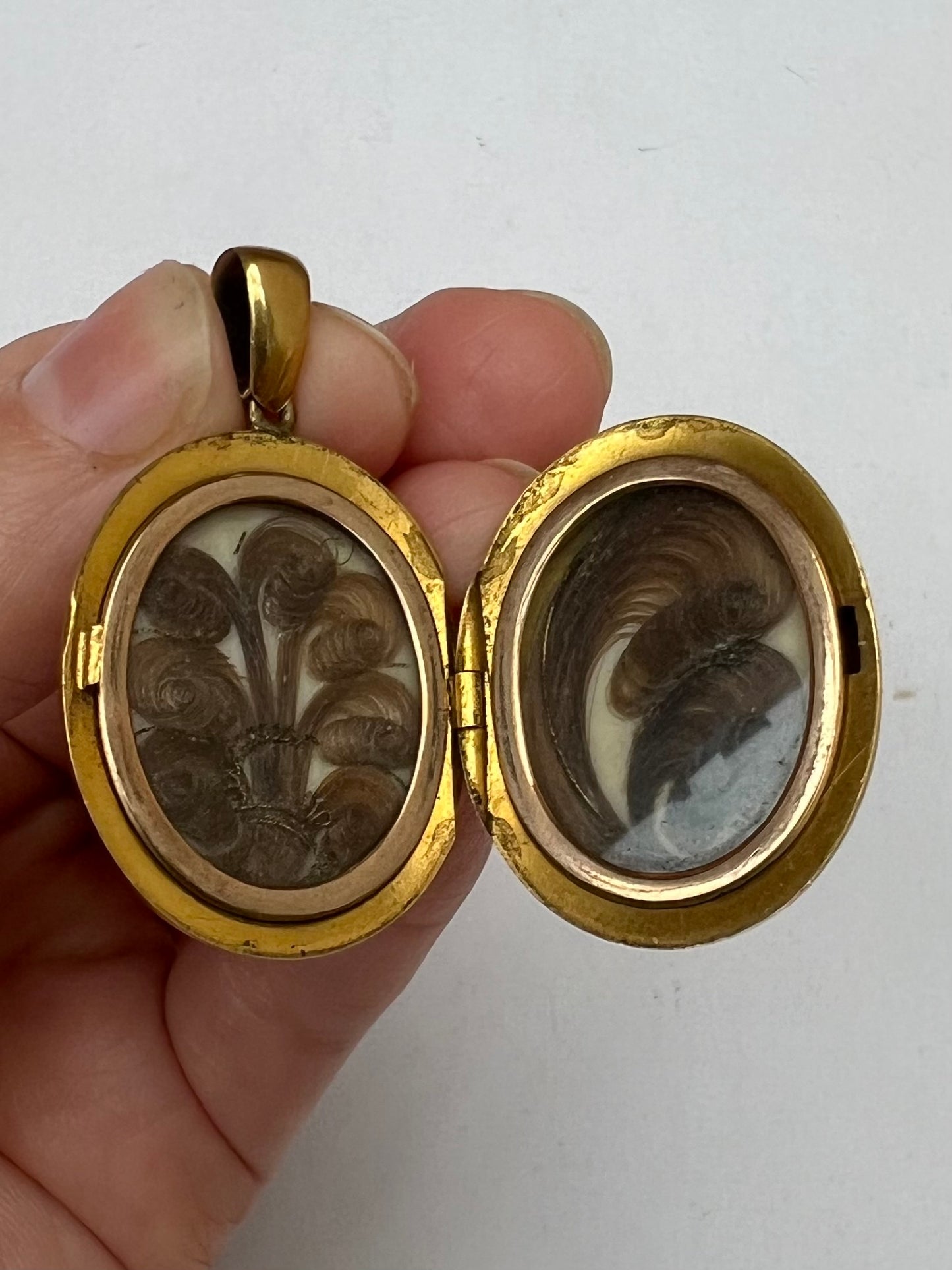 Very Tactile Solid 18ct Gold Victorian Possibly Georgian Locket With Mourning Hair Work
