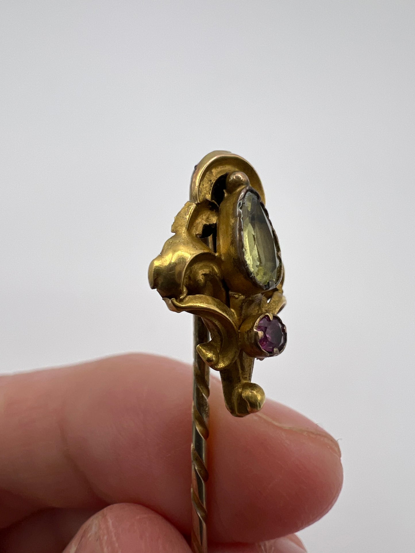 Chrysoberyl And Garnet Rococo Style Gold Boxed Stick Pin