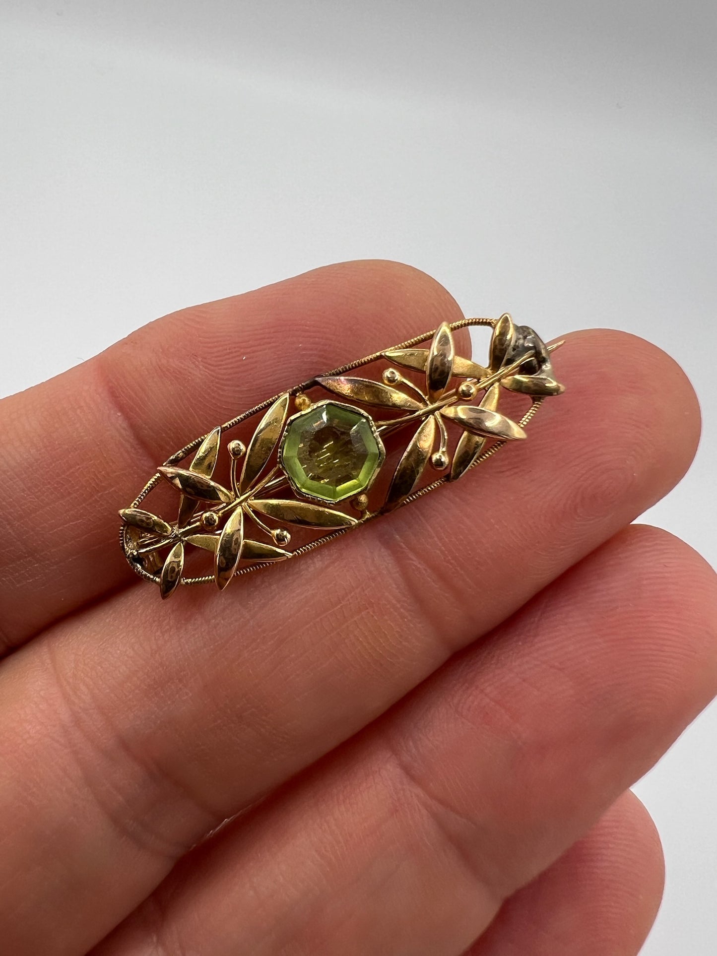 Murrle Bennett 15ct Gold Peridot Art Nouveau Mistletoe Brooch