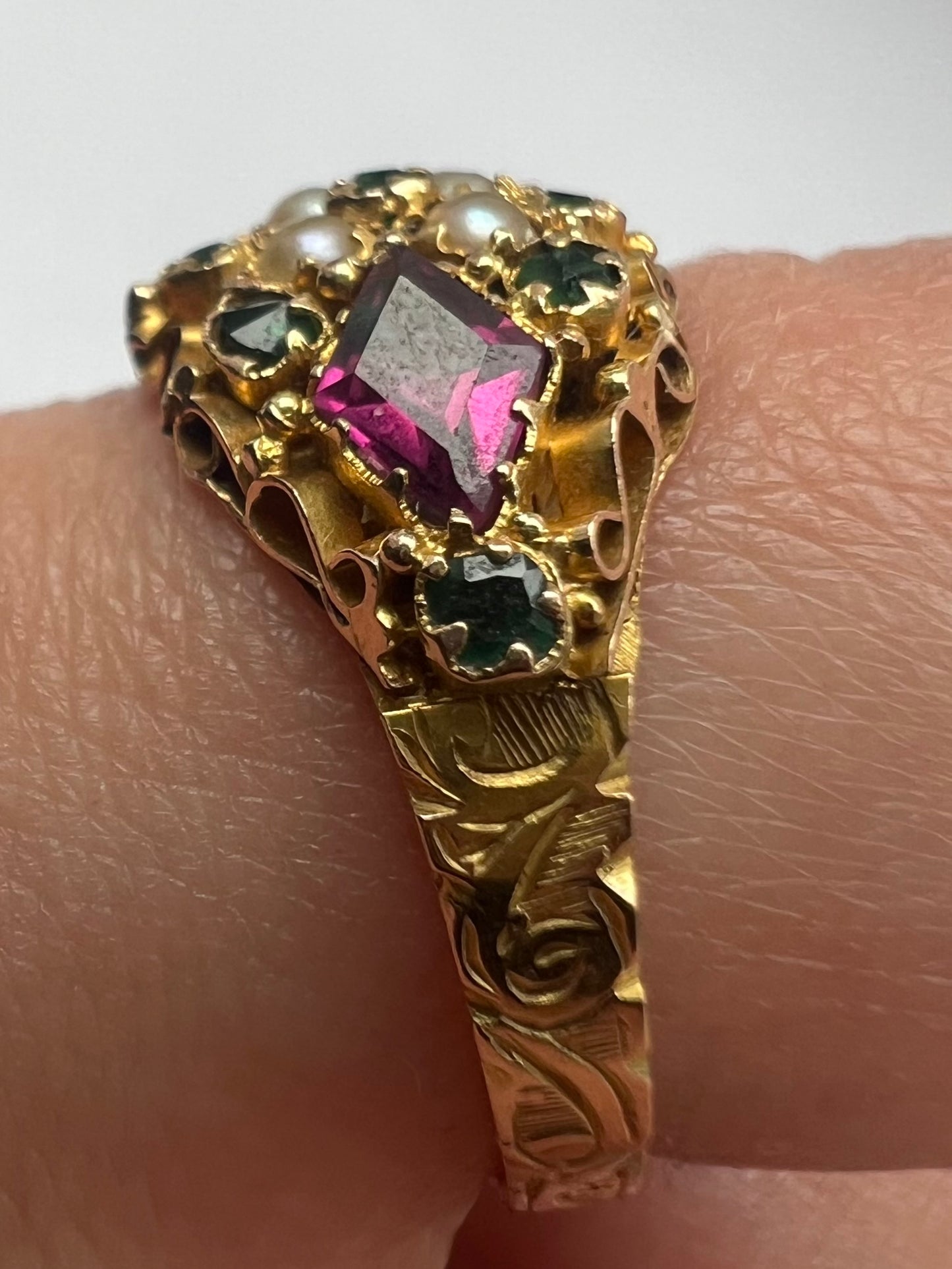 Antique 15ct Gold Pink Green Garnet Pearl Engraved Ring