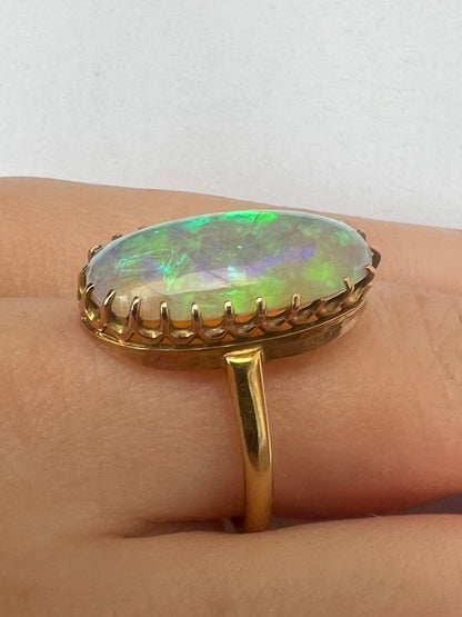 Edwardian Australian Crystal Jelly Opal Up and Down Oval Plain Cocktail Ring