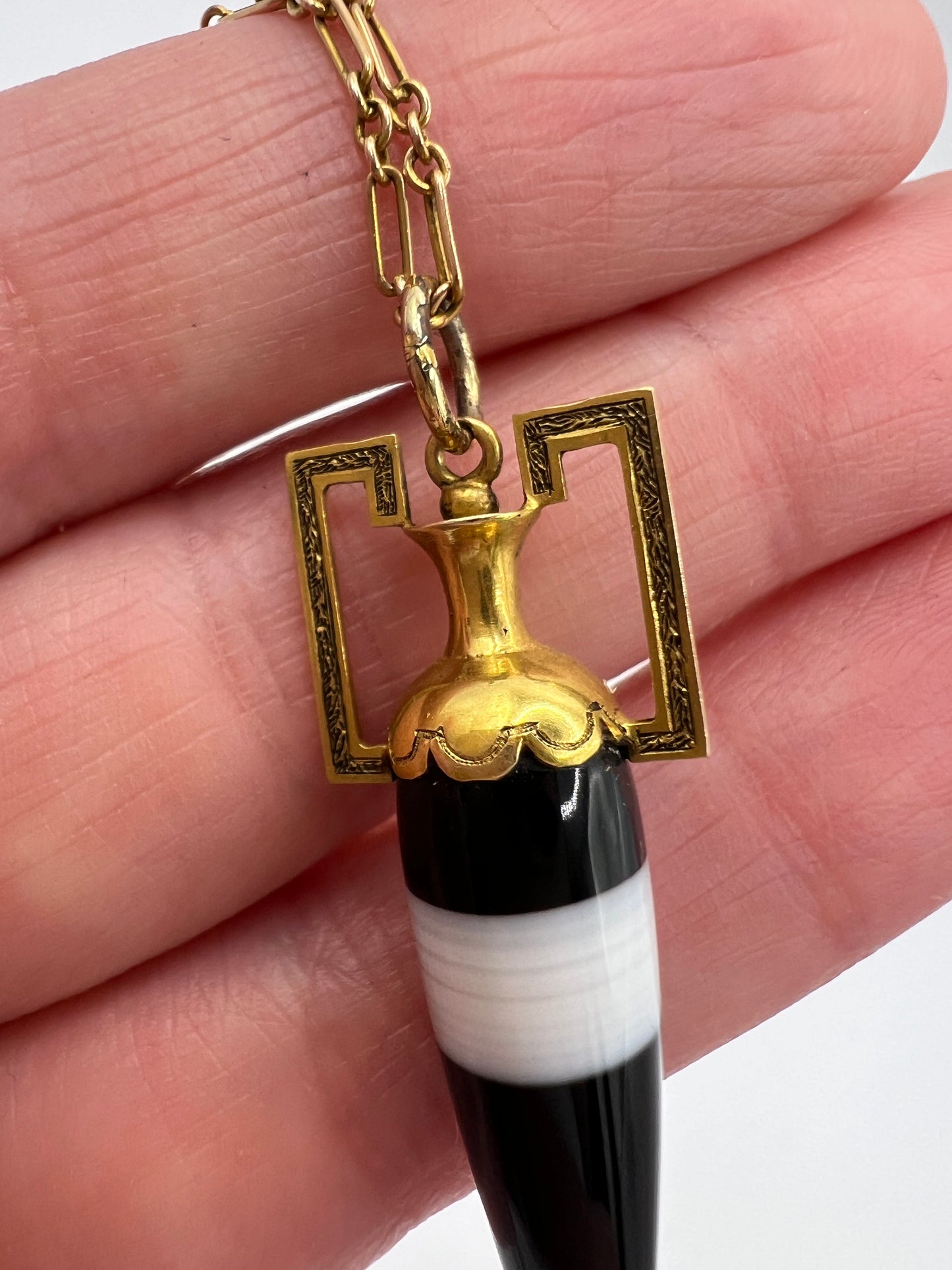 Etruscan Revival Ampule Amphora Banded Agate 15ct Gold Pendant & Chain