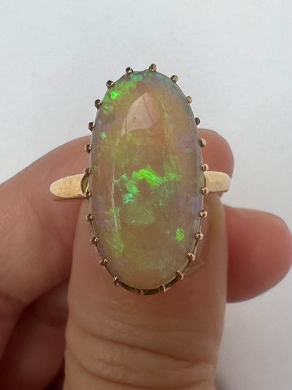 Edwardian Australian Crystal Jelly Opal Up and Down Oval Plain Cocktail Ring