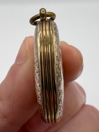 Antique Gold Locket With Beautiful Flower Work Inside