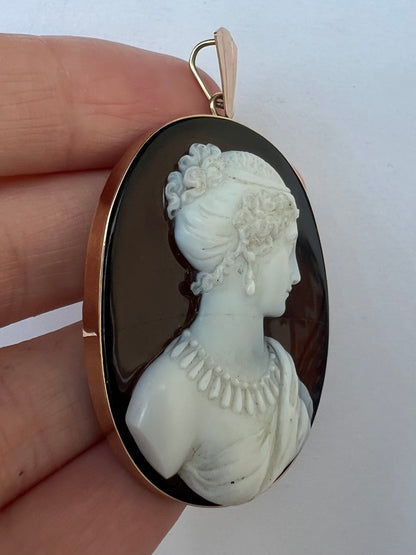 Victorian Banded Agate Hardstone Signed Cameo Pendant in Gold Frame