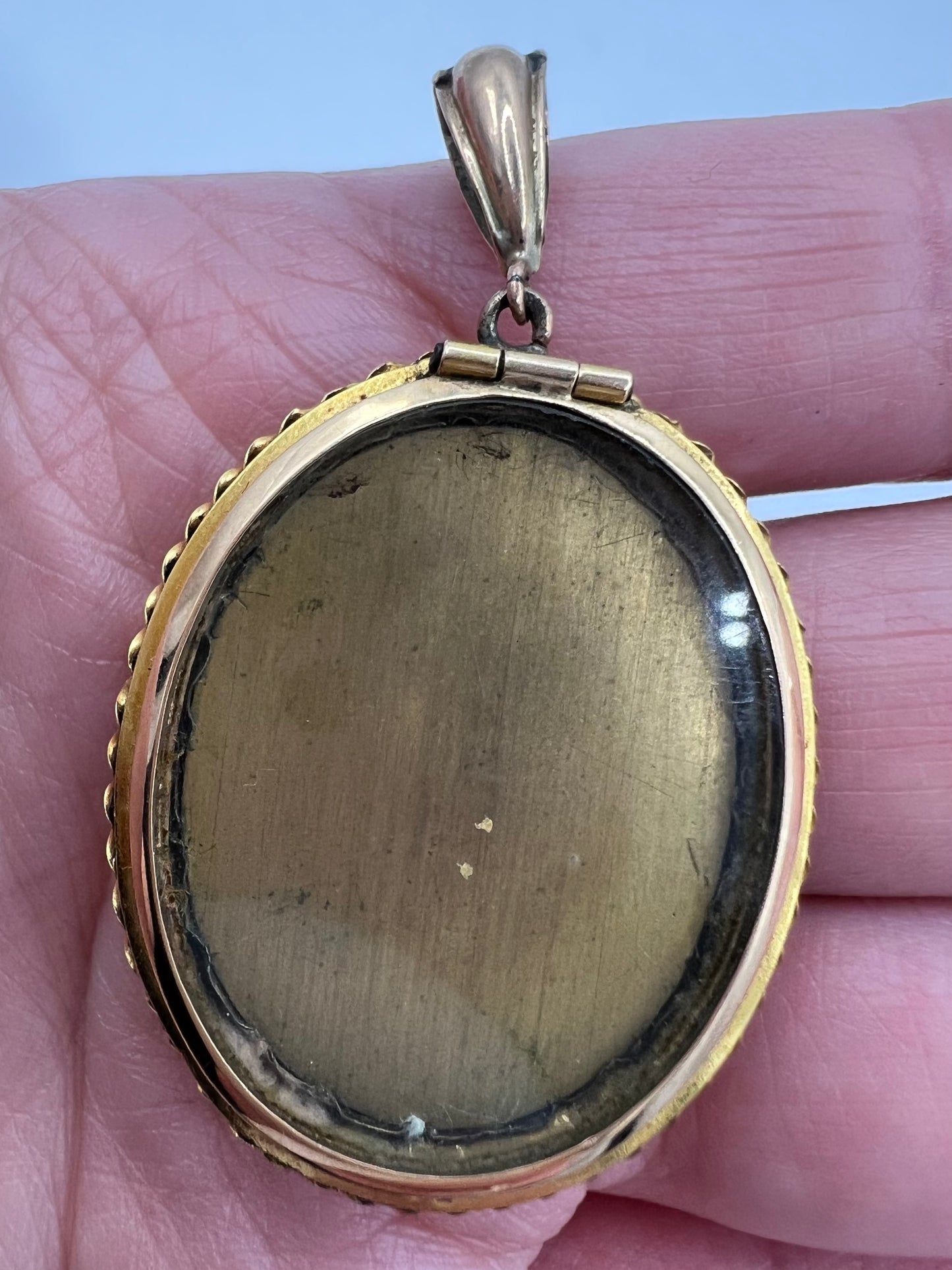 Pietra Dura Flower Locket Pendant in Exquisite Etruscan Gold Frame
