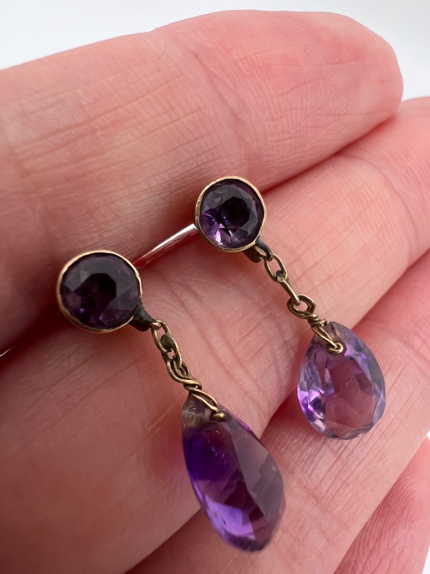 Sweet Edwardian Amethyst Teardrop Pear Cut Gold Drop Earrings