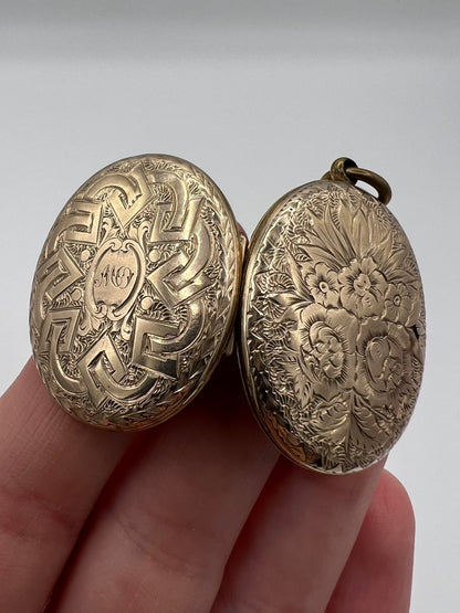 Antique Gold Locket With Beautiful Flower Work Inside