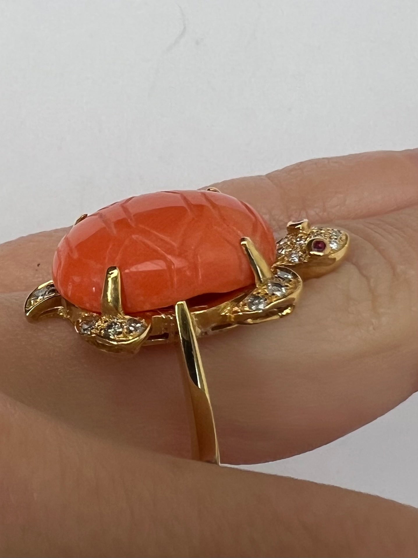 Turtle Ring in 18ct Gold, Diamond and Ruby Eyes