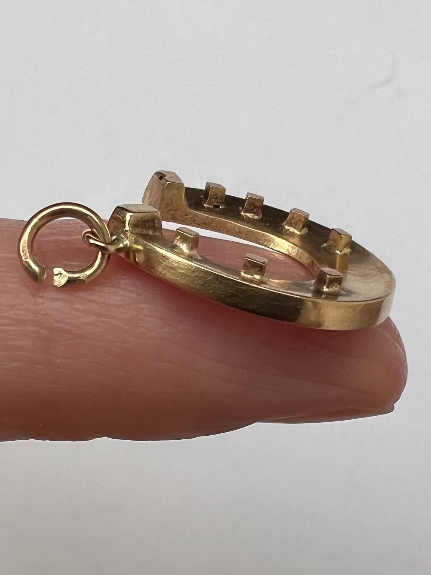 Lucky 15ct Gold Horseshoe Lucky Charm Pendant