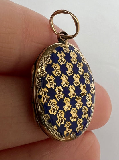 Cute Enamelled Gold Blue Oval Locket
