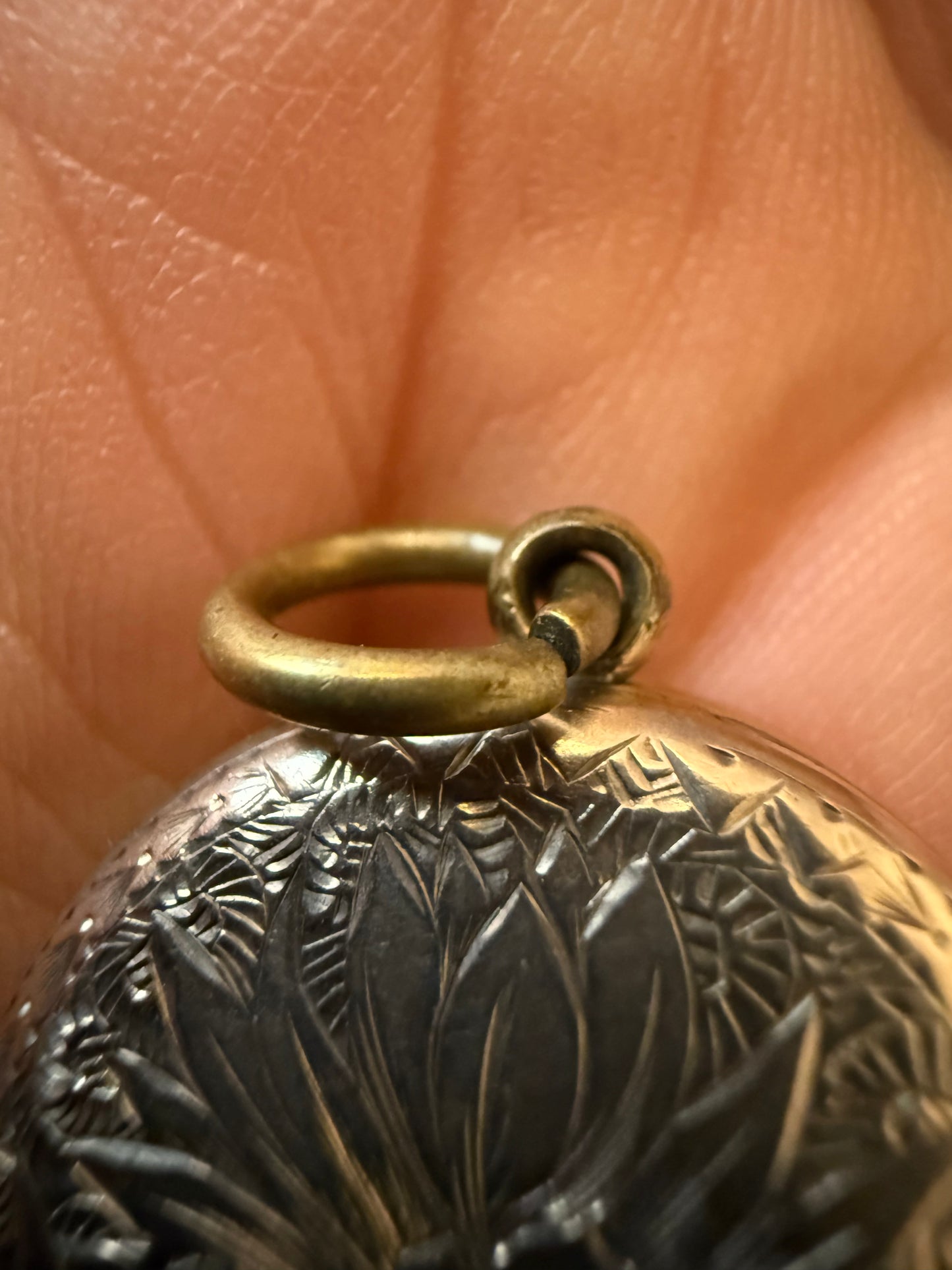 Antique Gold Locket With Beautiful Flower Work Inside