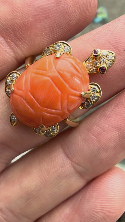Turtle Ring in 18ct Gold, Diamond and Ruby Eyes