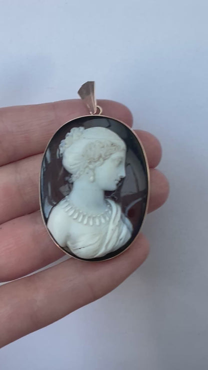 Victorian Banded Agate Hardstone Signed Cameo Pendant in Gold Frame